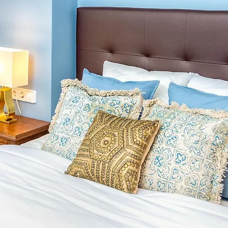 Homely Cristo Deluxe