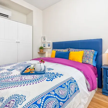 Homely Cristo Deluxe Апартаменты *