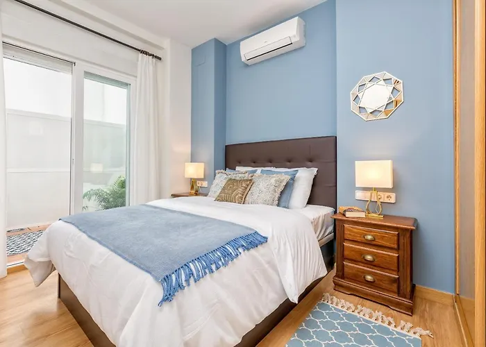 Homely Cristo Deluxe * Малага