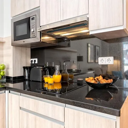 Homely Cristo Deluxe 말라가